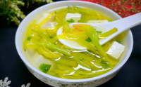 黄花菜和爬墙虎能治疗痛风和降尿酸吗？